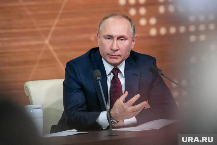 Владимир Путин готовит отечественному бизнесу выход на мировые рынки в обход американских санкций