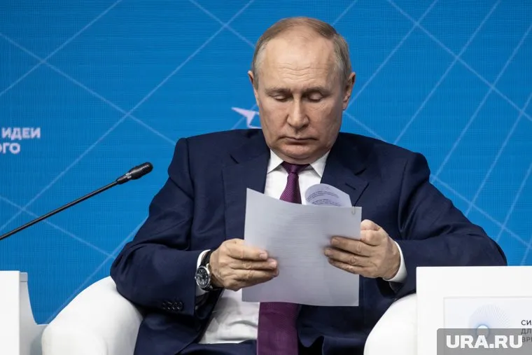 Президент РФ Владимир Путин начал новую серию встреч с губернаторами, которым предстоят выборы в 2023 году