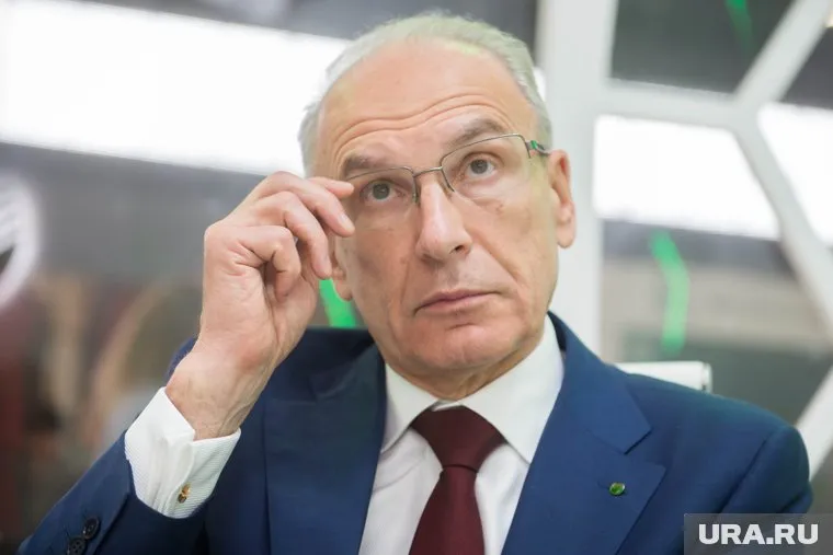 27 июля поздравления принимает председатель правления Уральского банка Сбербанка России Владимир Черкашин