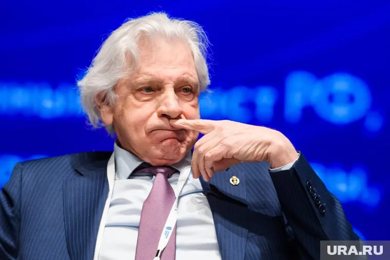 Генри Резник (на фото) и ряд других деятелей исключены из СПЧ Владимиром Путиным