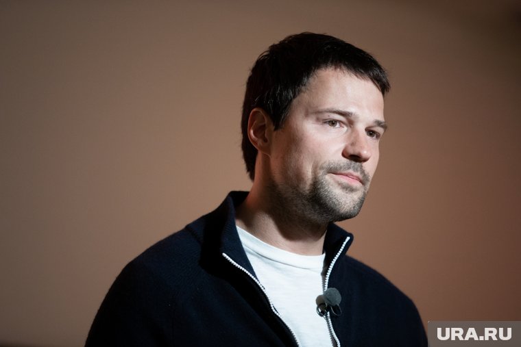 Отъезд из России, роль в Голливуде и разрыв с женой: как живет Данила Козловский