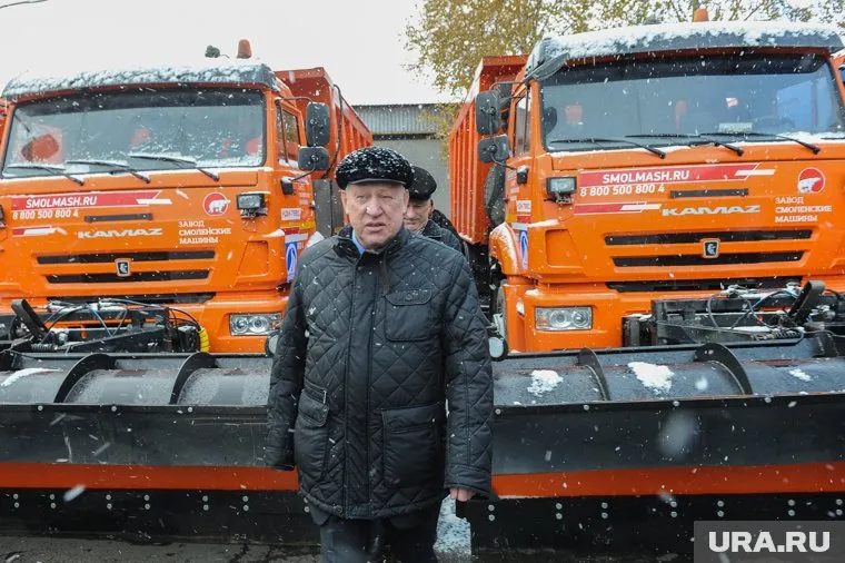 В выходные в Челябинске работала сотня спецмашин