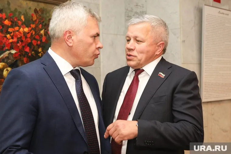 Сергей Зяблов (слева) уволился из регионального департамента АПК