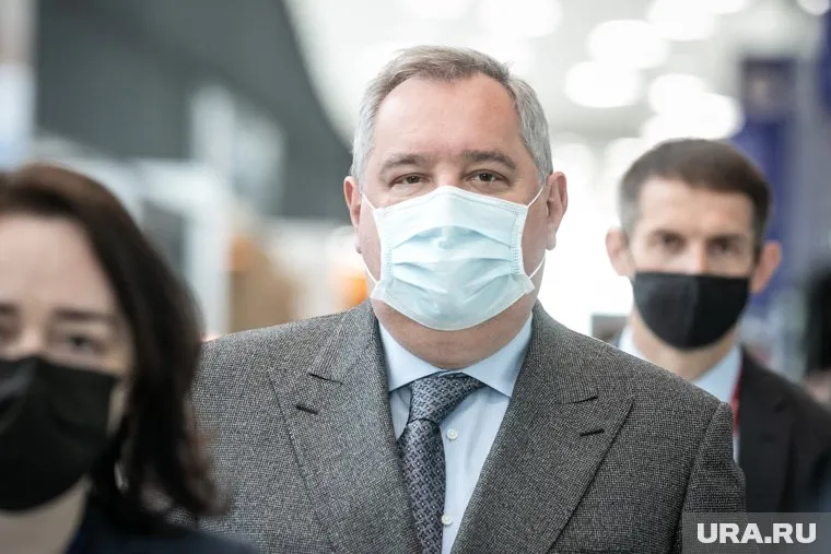 Дмитрий Рогозин обещал, что проблем со скафандрами у космонавтов не будет