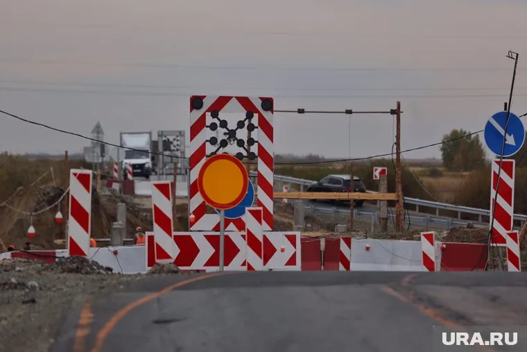 В ЯНАО 19 апреля будут ремонтировать мост через реку Хойзериена (архивное фото)