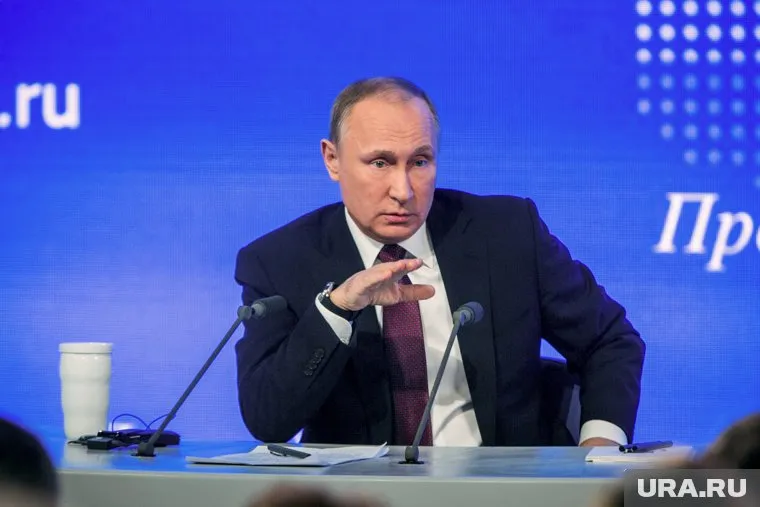 К теме повышения пенсионного возраста президент относится осторожно