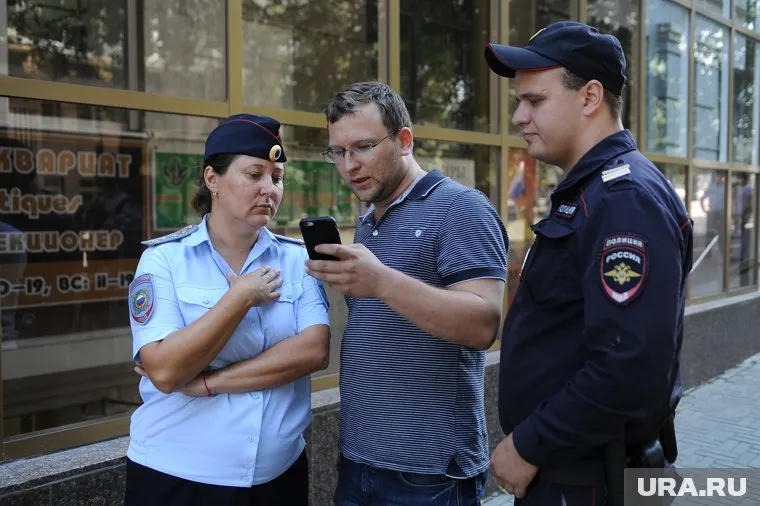 Лебедеву (в центре) не удалось привлечь Минюст к проверке РППС
