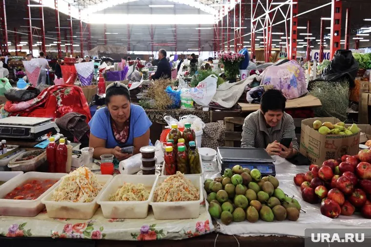 В торговом комплексе — 80 павильонов