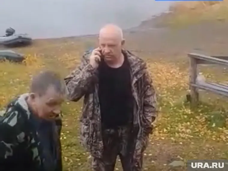 Человек, похожий на главу Рыбнадзора, избил старика