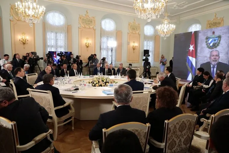 Мишустин. Несвижский замок