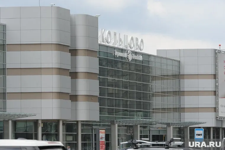 При прохождении досмотра выяснилось, что пассажир находится в федеральном розыске