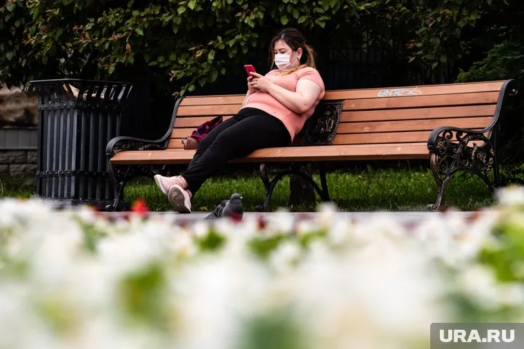 В России остается высоким уровень заболеваемости коронавирусом, несмотря на жарку погоду