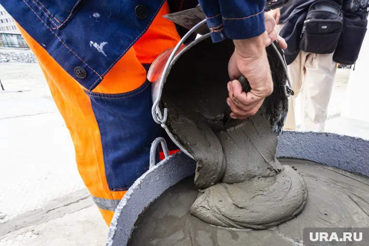 Один из производителей цемента в РФ временно переходит на сокращенную рабочую неделю