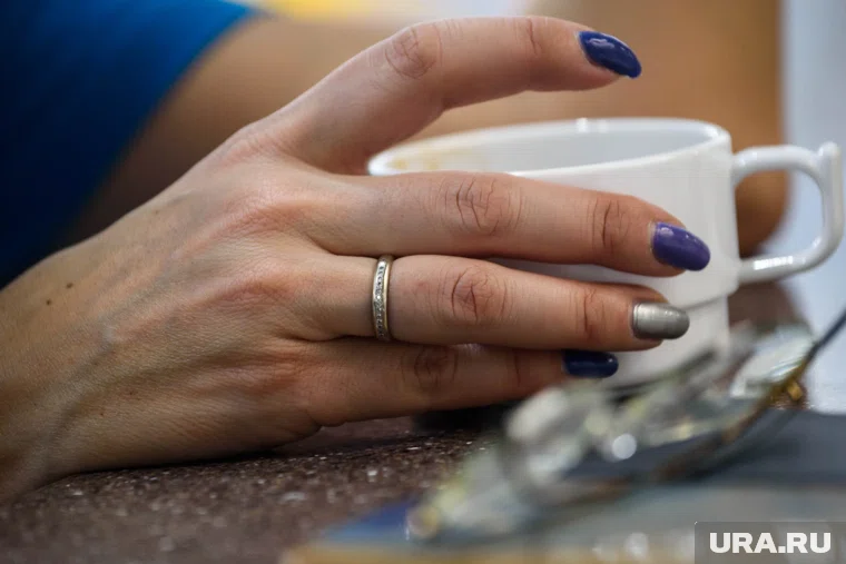 При выборе обручальных колец в топе металлов — белое золото (архивное фото)