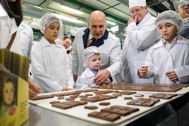 М.В. Мишустин посетил шоколадную фабрику.