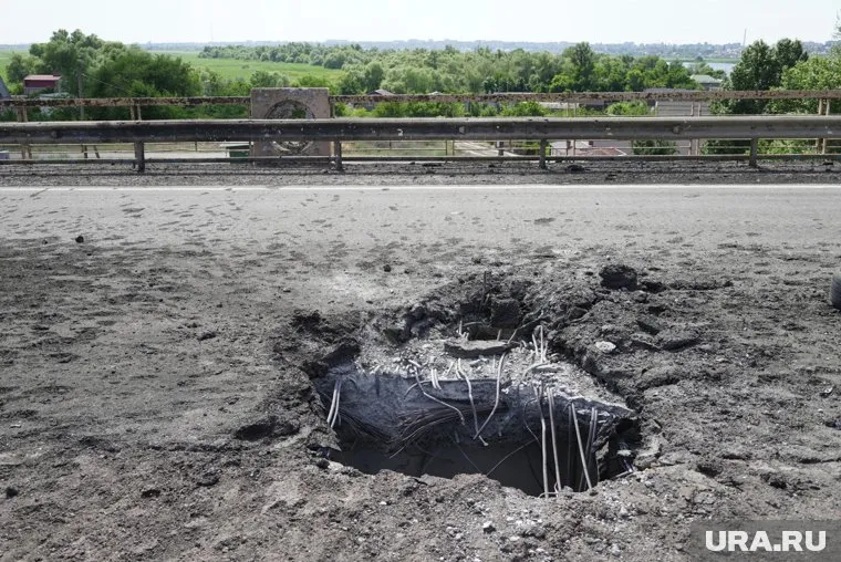 Два человека погибли при ударе ВСУ по гражданской переправе в Херсоне, заявил Сергей Елисеев