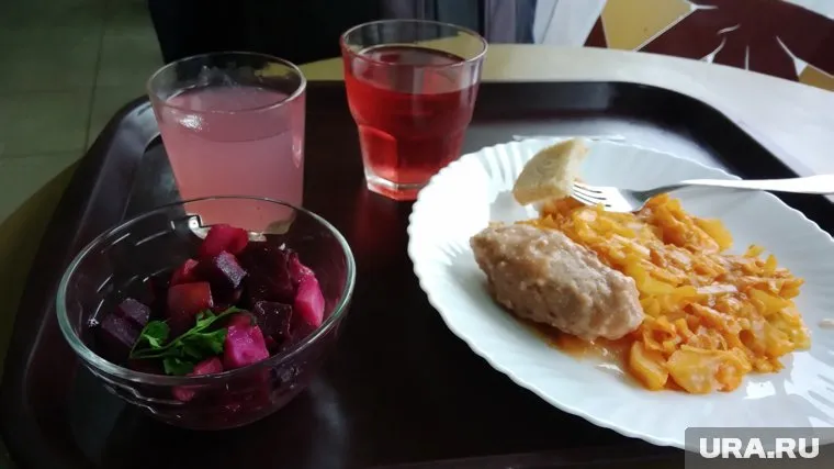 В рацион правильного питания входят мясо, рыба, бобовые, овощи и масла