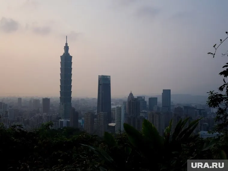 По информации пожарных служб, 97 человек пострадали