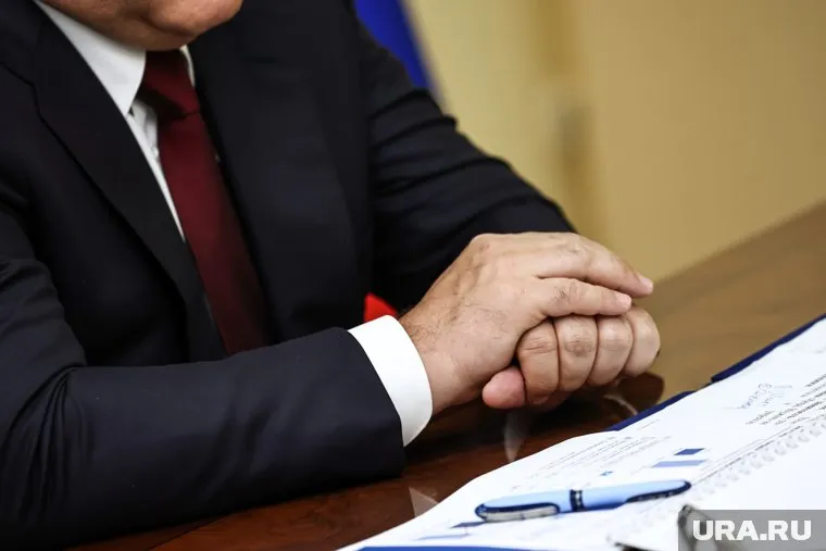 Мэр Березовского района Павел Артеев оправдался за миллионный долг перед аэропортом
