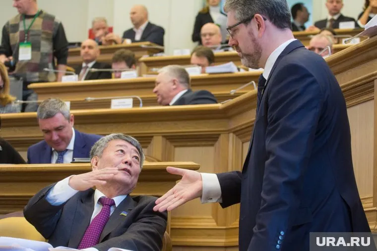 Югорские депутаты провожают своих давних коллег в отставку