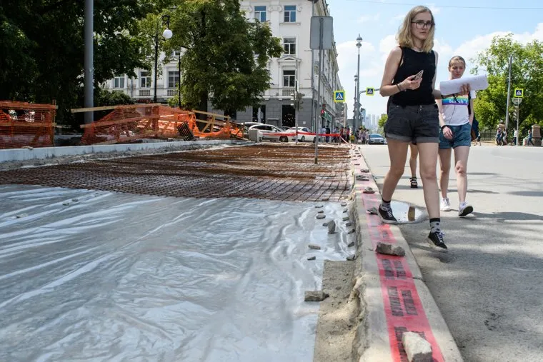 Дорожные работы на центральных улицах Екатеринбурга