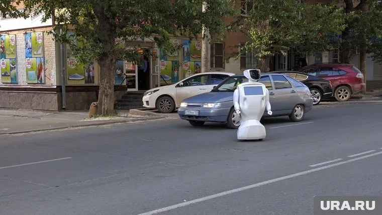 Испытатели оставили робота одного