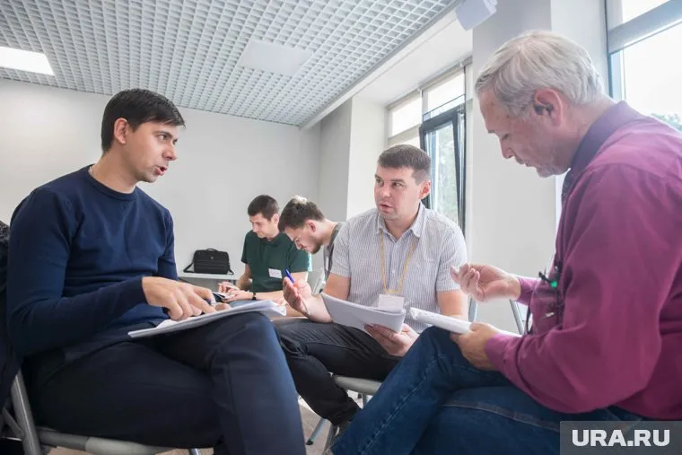 В обучение сотрудников колледжей и техникумов входили в том числе групповые задания