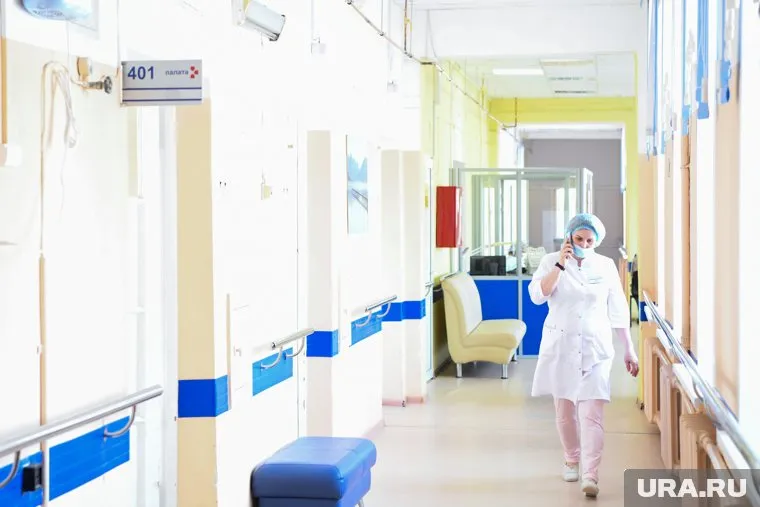 На данный момент 11 человек госпитализированы в больницу