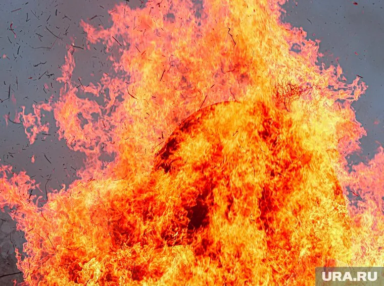 Во Владивостоке в открытом море загорелся катамаран (архивное фото)