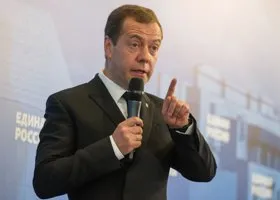 Почему Медведев прочит Трампу отставку?