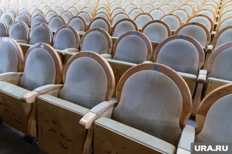 На новых креслах зрители начнут сидеть уже в сентябре
