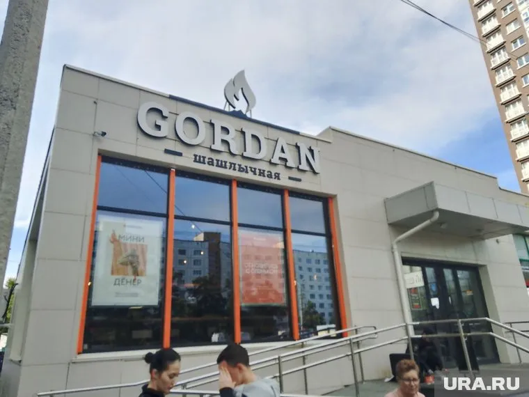 В ресторане Челябинска рассказали о госте, который пришел с гранатой