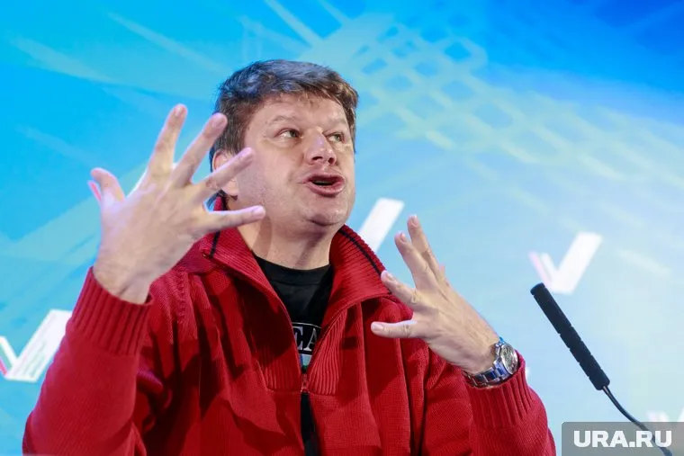 Дмитрий Губерниев поддержал курганский хоккейный клуб после выхода в плей-офф