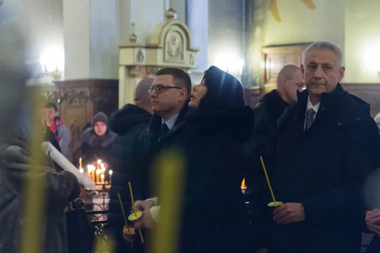 Алексей и Ирина Текслер в годовщину трагедии. Магнитогорск