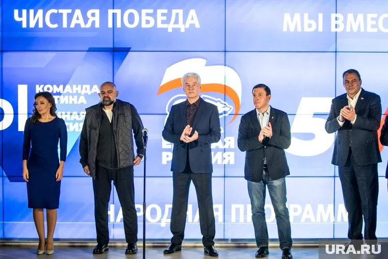 По данным источников, в Госдуму пойдет детский омбудсмен Анна Кузнецова (крайняя слева)