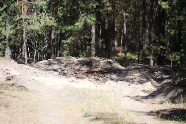 Шуховский полигон.  Курган 