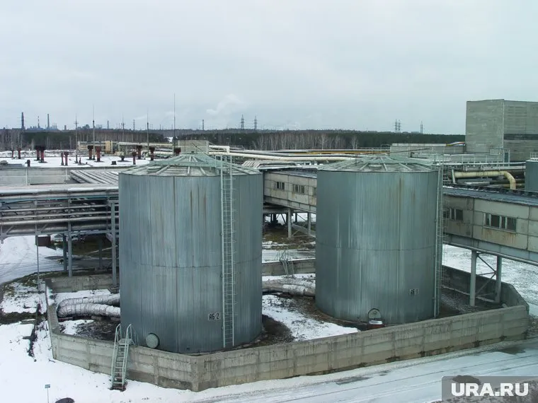 Руководство аэропорта привлекли к ответственности за опасное хранение топлива