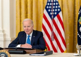 Представитель Путина объявил о начале переломного момента в США