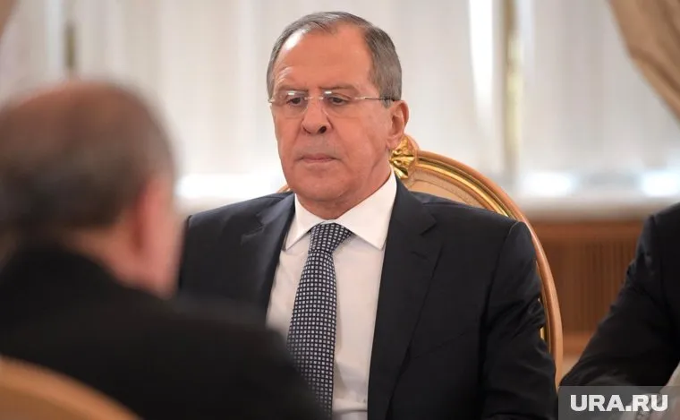 Высылка дипломатов стала результатом давления Вашингтона, заявил Лавров