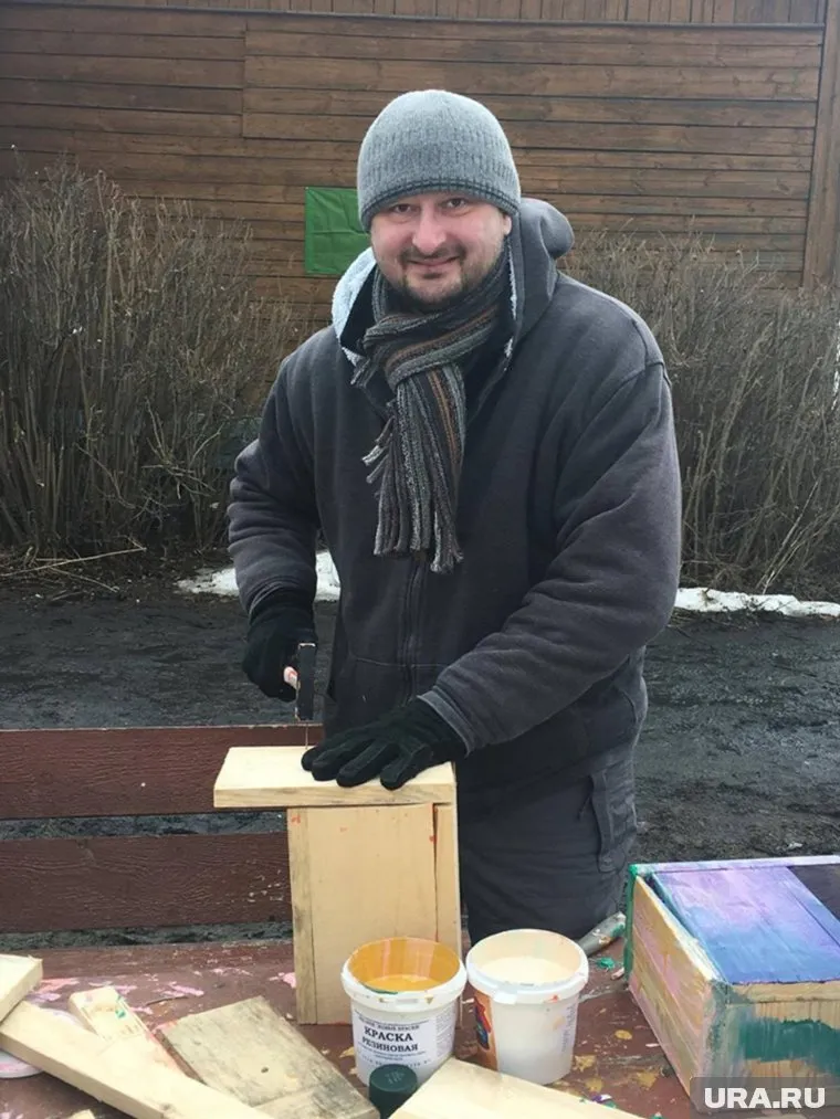 В 2017 году журналист принял решение покинуть Россию и обосновался в Киеве