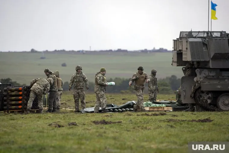 Немецкие гаубицы Panzerhaubitze 2000 застревают в грязи, заявил лейтенант ВСУ