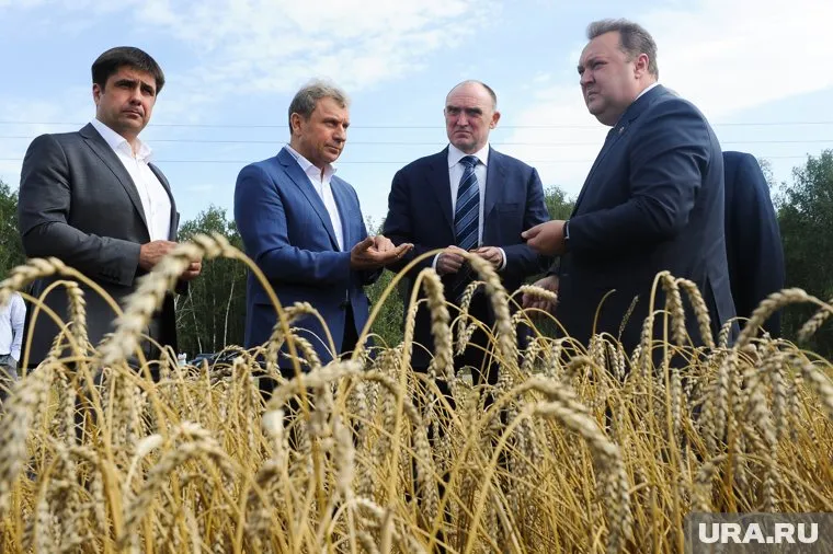 По словам Сергея Сушкова (справа), челябинское зерно абсолютно безопасно