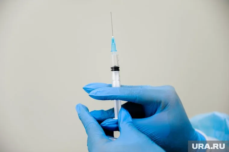 Билл Гейтс назвал слухи о чипировании через вакцину глупостью