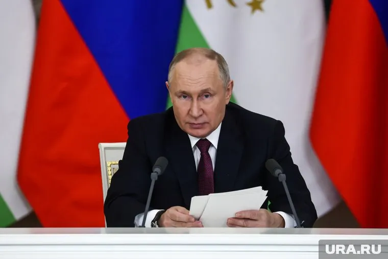 Владимир Путин разрешил Росбанку купить акции десятков компаний