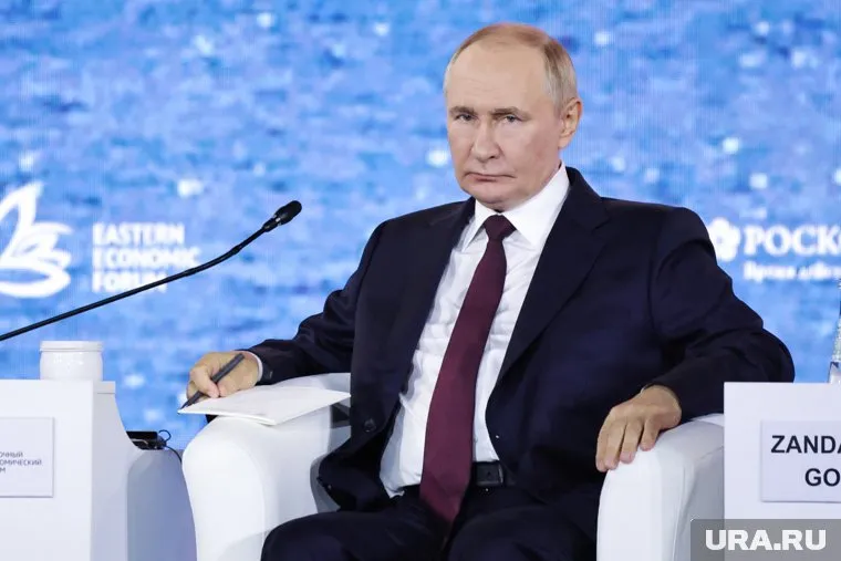 Президент выступает на ВЭФ-2025