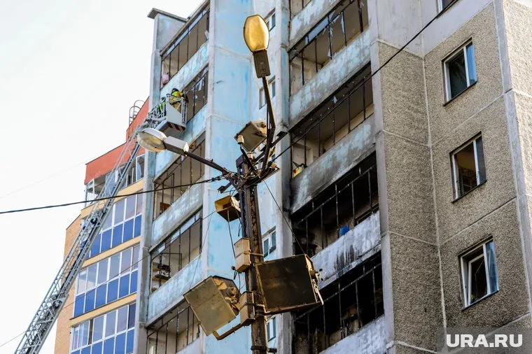 Жильцов разрушенного дома эвакуируют