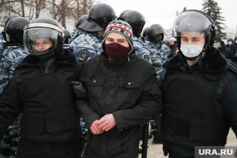 В Перми сотрудники МВД стали задерживать участников незаконной акции уже через несколько минут после ее начала