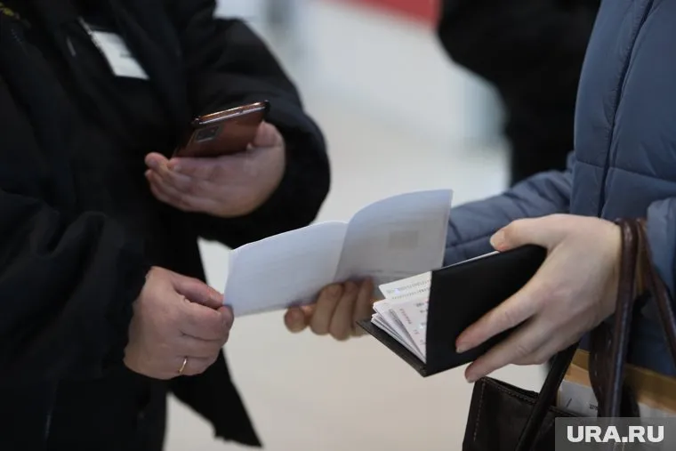 Документы приехавших в РФ мигрантов нужно перепроверить, считает Дмитрий Гусев