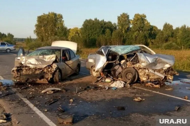 В аварии погибли двое человек, пострадали четверо