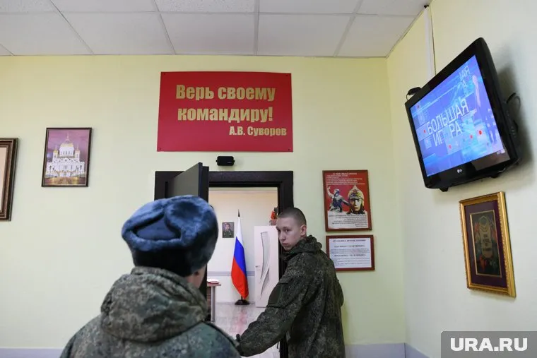 Возгорание по неизвестной пока причине произошло в кабинете комдива